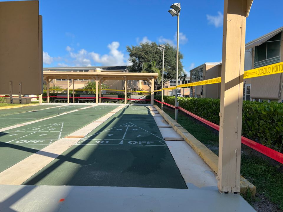 For Sale: $120,000 (2 beds, 2 baths, 870 Square Feet)