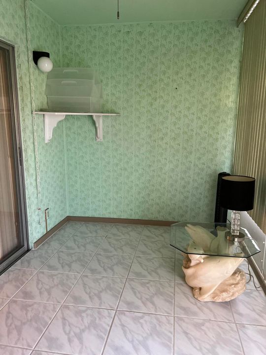 For Sale: $120,000 (2 beds, 2 baths, 870 Square Feet)