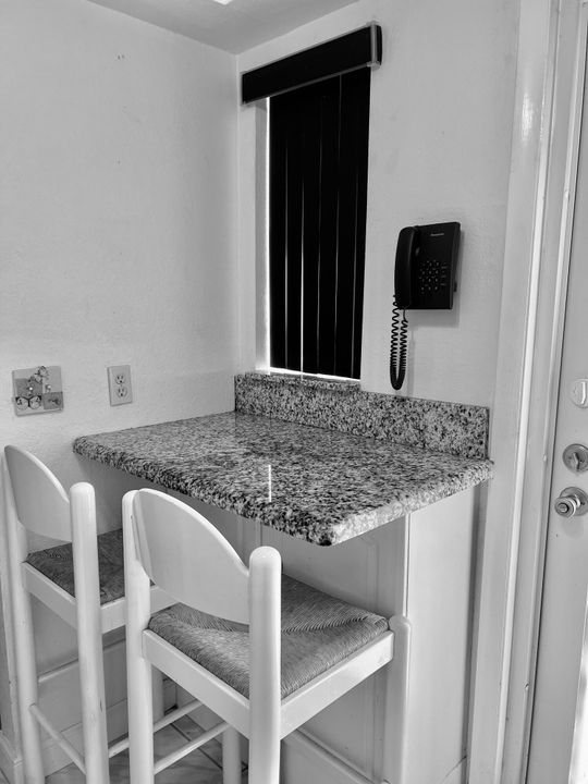 For Sale: $120,000 (2 beds, 2 baths, 870 Square Feet)