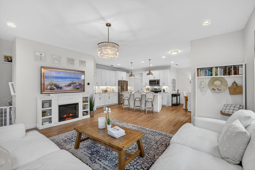 Recently Sold: $537,000 (3 beds, 2 baths, 1954 Square Feet)