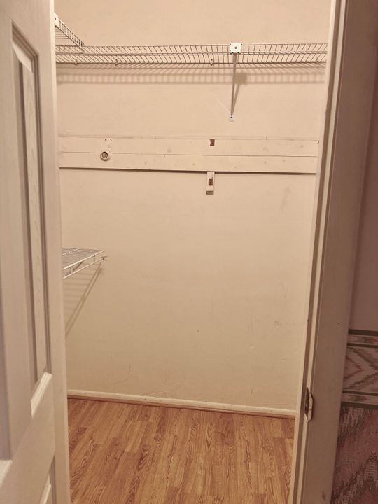 For Sale: $120,000 (2 beds, 2 baths, 870 Square Feet)