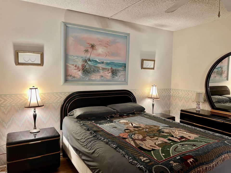 For Sale: $120,000 (2 beds, 2 baths, 870 Square Feet)