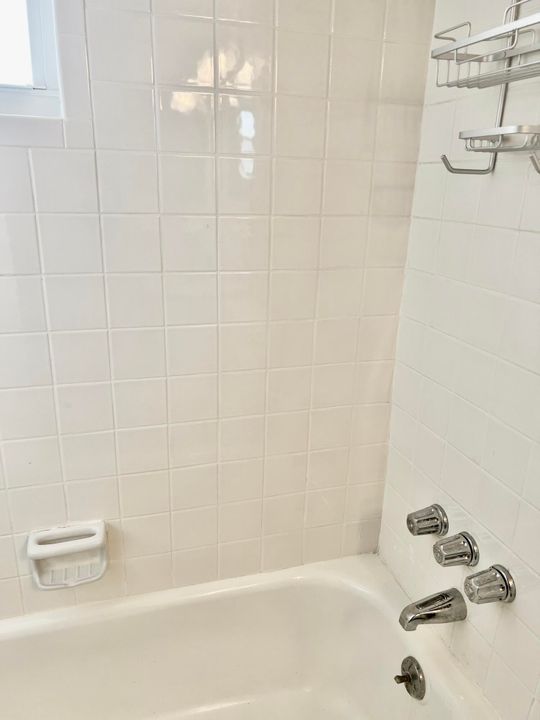 For Sale: $120,000 (2 beds, 2 baths, 870 Square Feet)