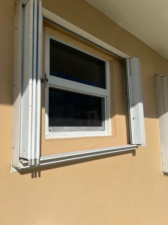 For Sale: $120,000 (2 beds, 2 baths, 870 Square Feet)