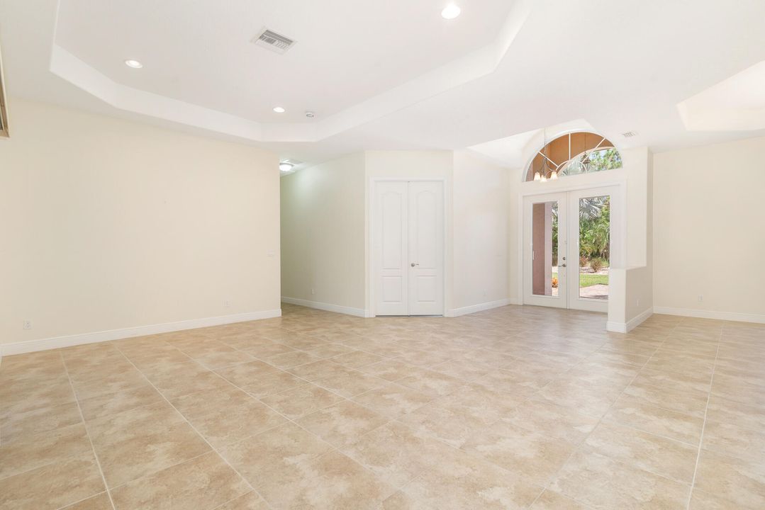 待售: $1,650,000 (4 贝兹, 3 浴室, 3000 平方英尺)