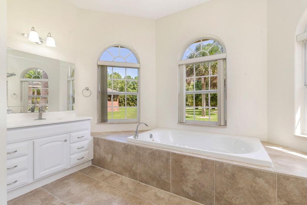 待售: $1,650,000 (4 贝兹, 3 浴室, 3000 平方英尺)