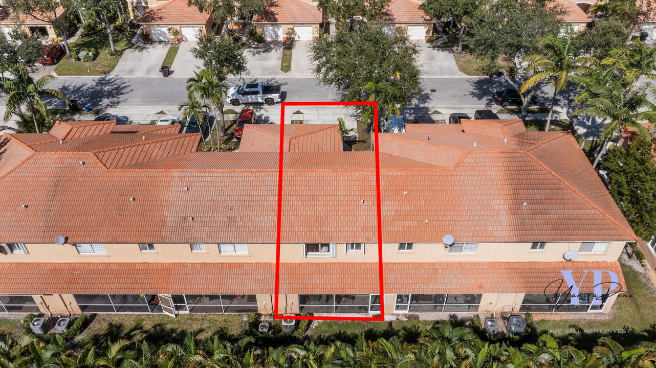 For Sale: $389,900 (2 beds, 2 baths, 1322 Square Feet)