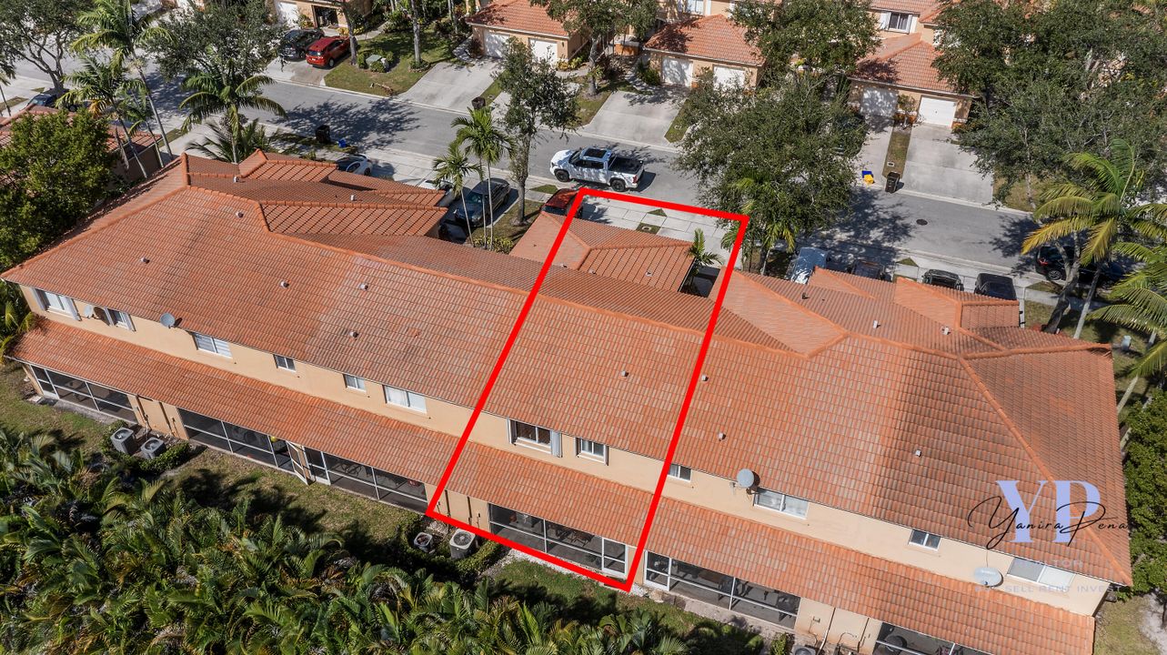 For Sale: $389,900 (2 beds, 2 baths, 1322 Square Feet)