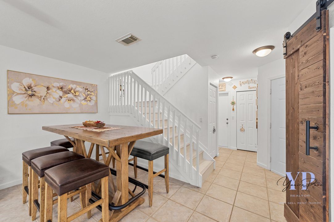 For Sale: $389,900 (2 beds, 2 baths, 1322 Square Feet)