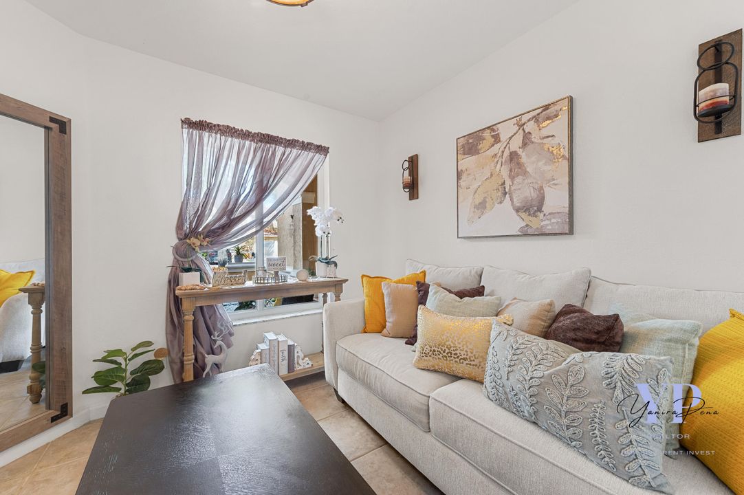 For Sale: $389,900 (2 beds, 2 baths, 1322 Square Feet)