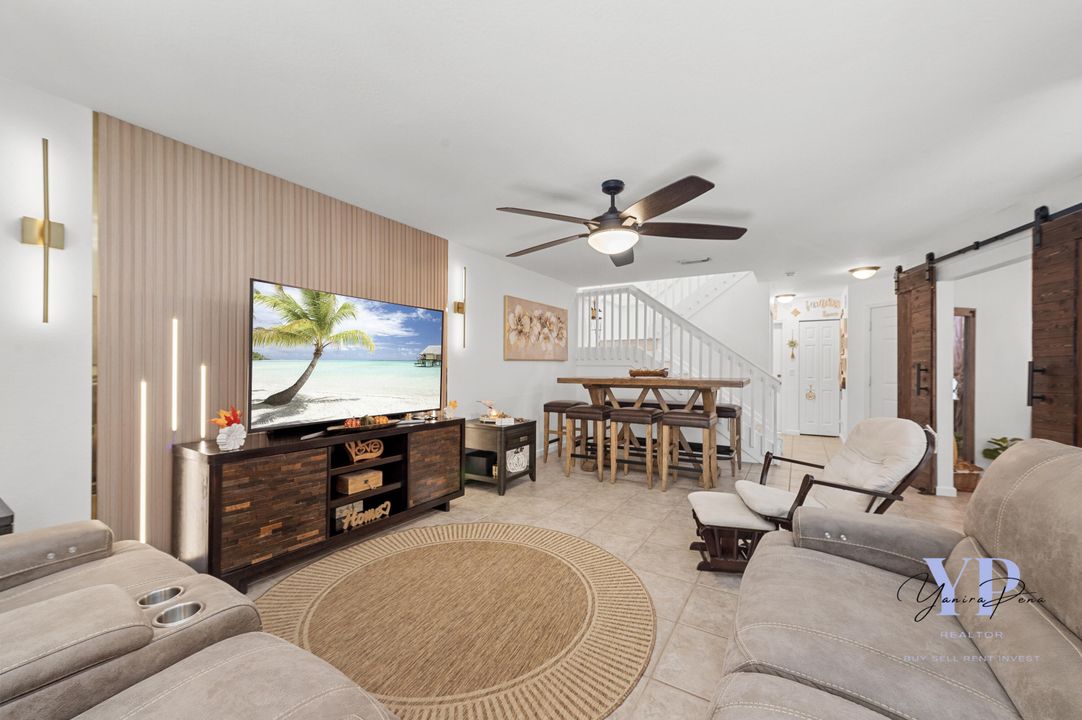 For Sale: $389,900 (2 beds, 2 baths, 1322 Square Feet)