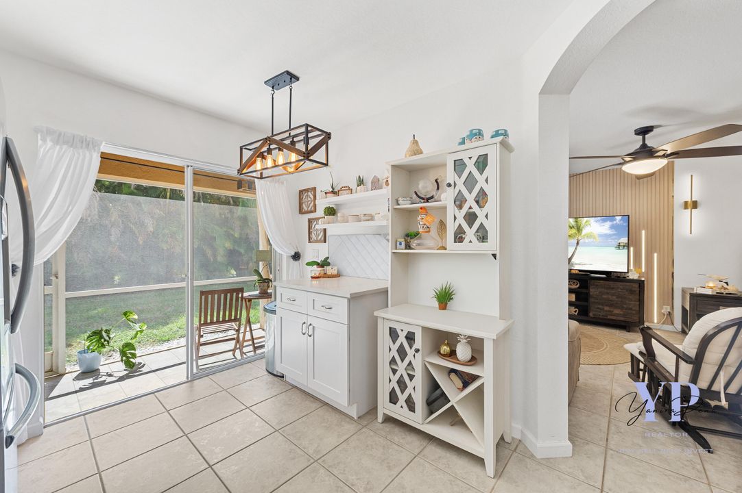 For Sale: $389,900 (2 beds, 2 baths, 1322 Square Feet)