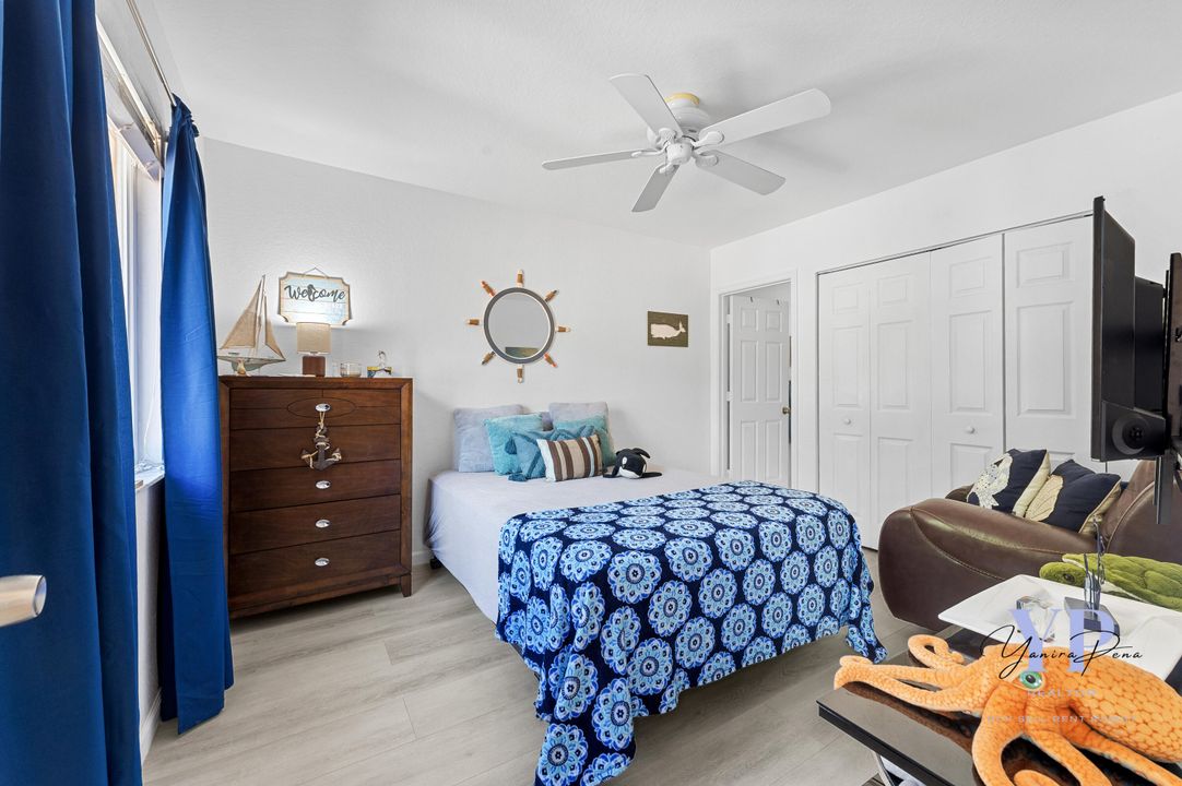 For Sale: $389,900 (2 beds, 2 baths, 1322 Square Feet)