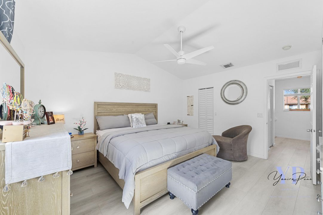 For Sale: $389,900 (2 beds, 2 baths, 1322 Square Feet)