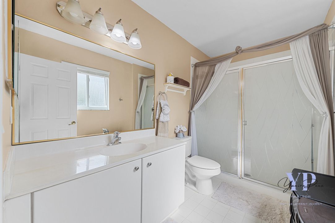 For Sale: $389,900 (2 beds, 2 baths, 1322 Square Feet)