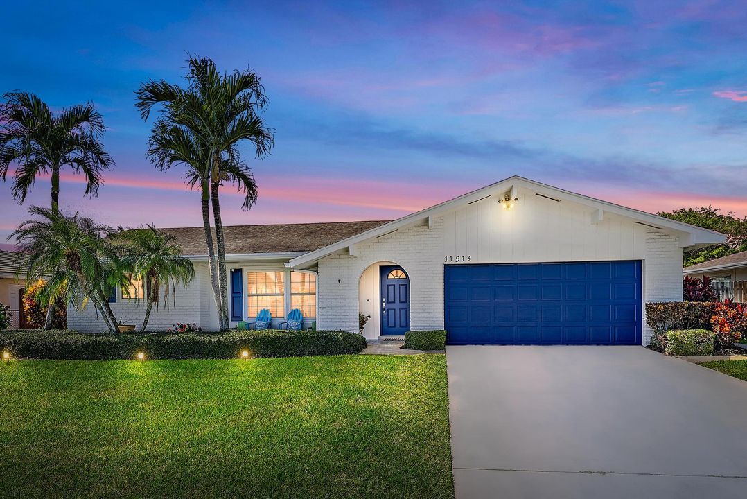 For Sale: $859,500 (3 beds, 2 baths, 2206 Square Feet)
