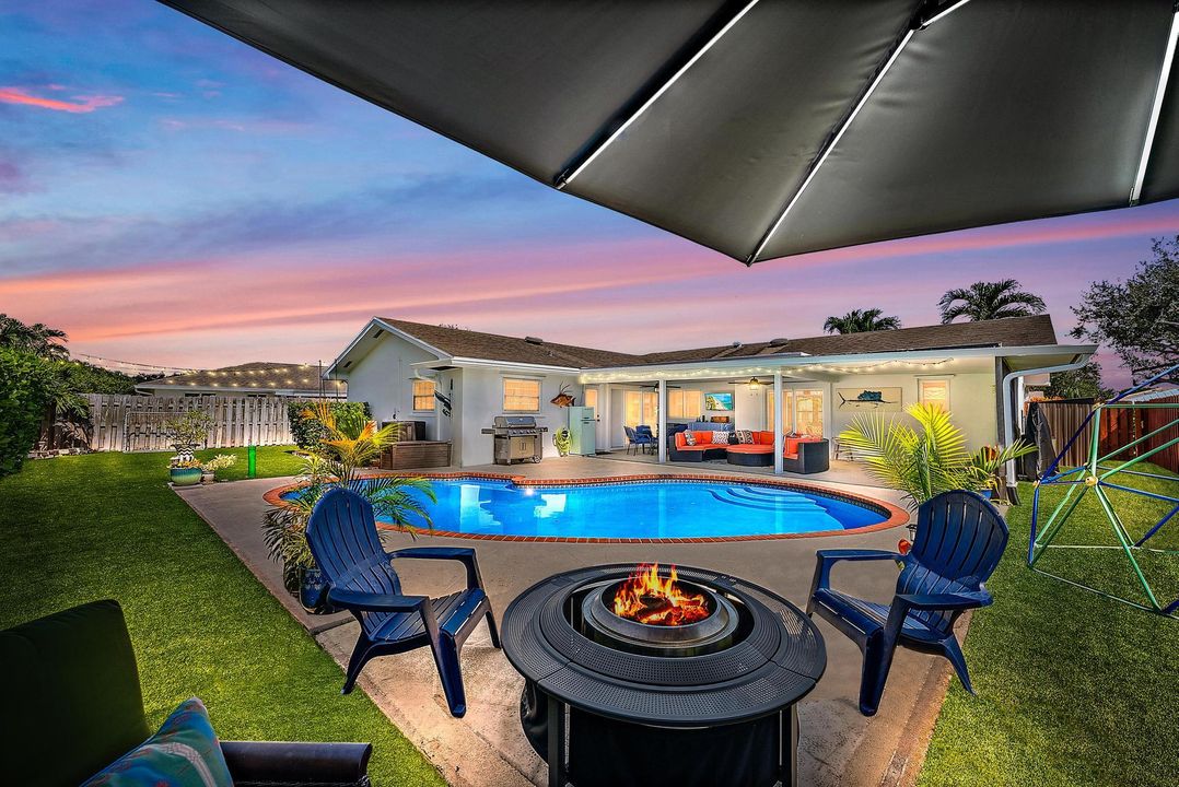 For Sale: $859,500 (3 beds, 2 baths, 2206 Square Feet)