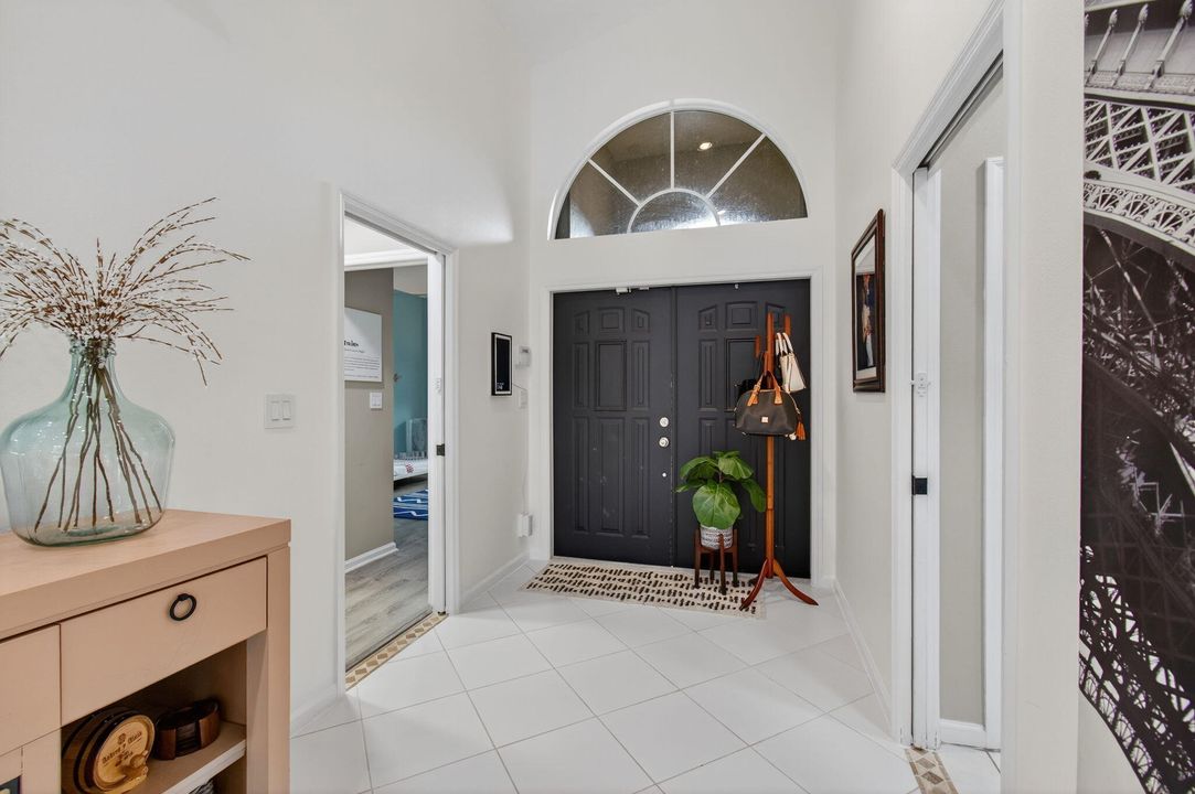 Под контрактом: $749,999 (4 спален, 4 ванн, 2297 Квадратных фут)