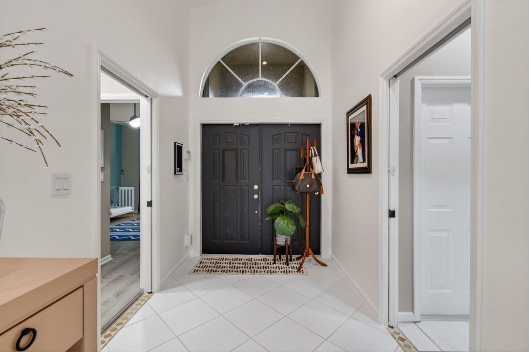 Под контрактом: $749,999 (4 спален, 4 ванн, 2297 Квадратных фут)