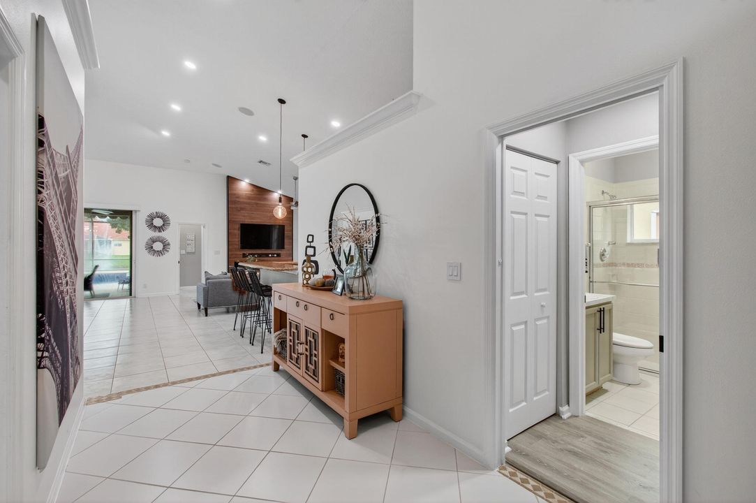 Под контрактом: $749,999 (4 спален, 4 ванн, 2297 Квадратных фут)