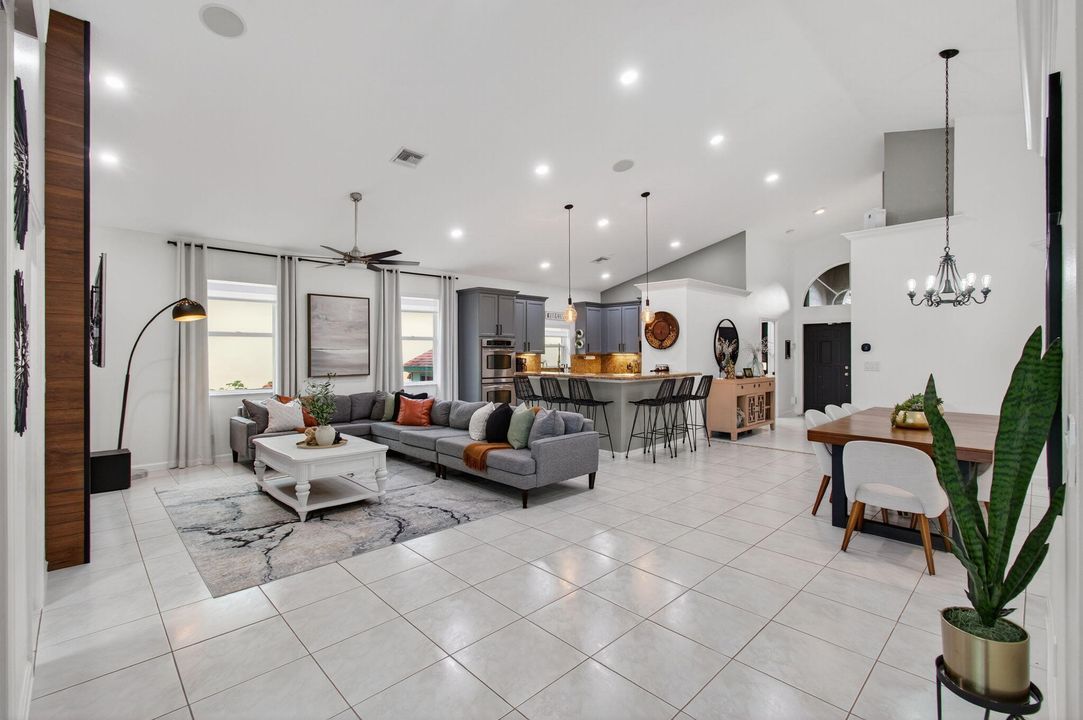 Под контрактом: $749,999 (4 спален, 4 ванн, 2297 Квадратных фут)