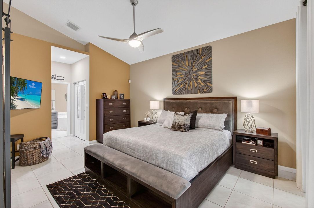 Под контрактом: $749,999 (4 спален, 4 ванн, 2297 Квадратных фут)