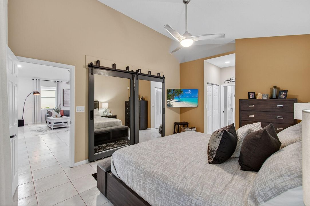 Под контрактом: $749,999 (4 спален, 4 ванн, 2297 Квадратных фут)