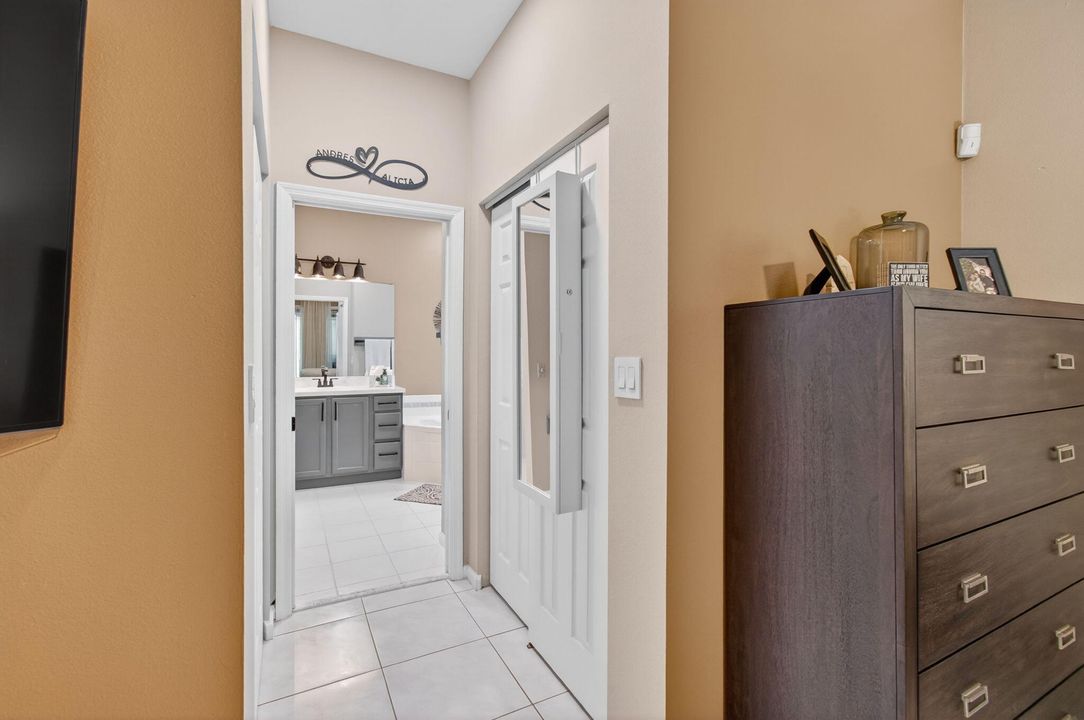 Под контрактом: $749,999 (4 спален, 4 ванн, 2297 Квадратных фут)