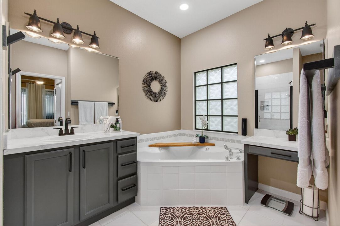 Под контрактом: $749,999 (4 спален, 4 ванн, 2297 Квадратных фут)