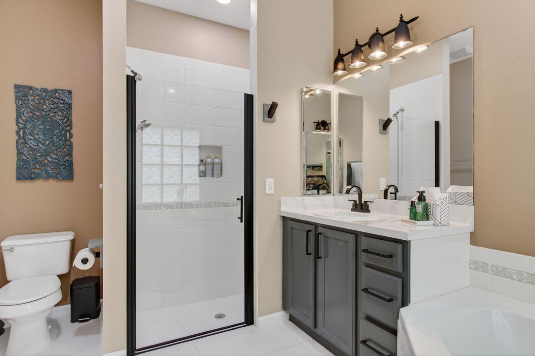 Под контрактом: $749,999 (4 спален, 4 ванн, 2297 Квадратных фут)