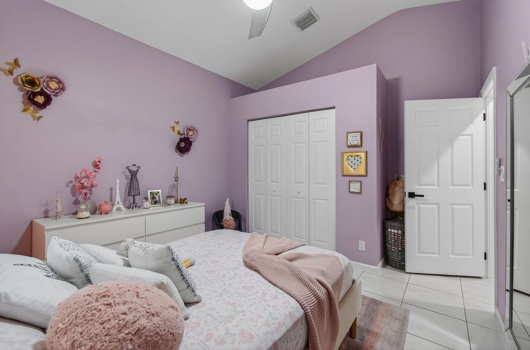 Под контрактом: $749,999 (4 спален, 4 ванн, 2297 Квадратных фут)