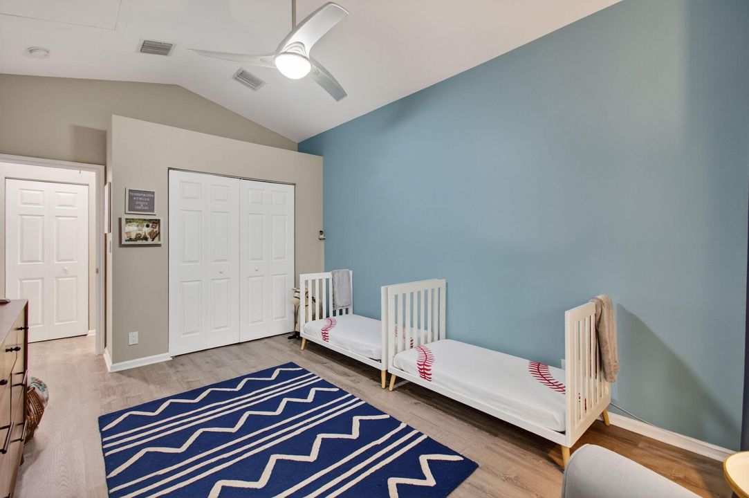 Под контрактом: $749,999 (4 спален, 4 ванн, 2297 Квадратных фут)