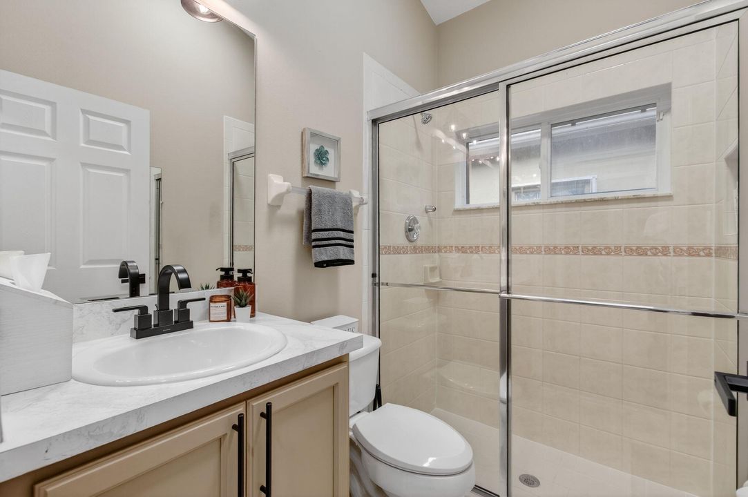 Под контрактом: $749,999 (4 спален, 4 ванн, 2297 Квадратных фут)