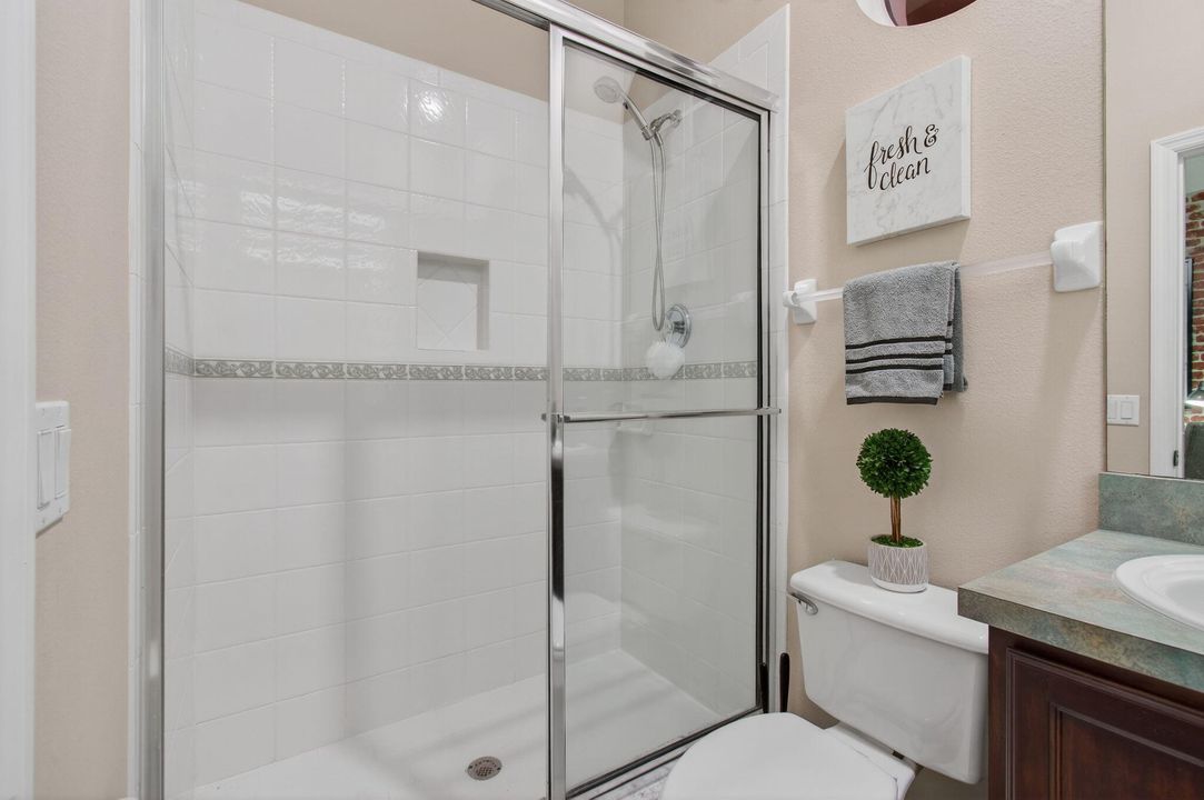 Под контрактом: $749,999 (4 спален, 4 ванн, 2297 Квадратных фут)