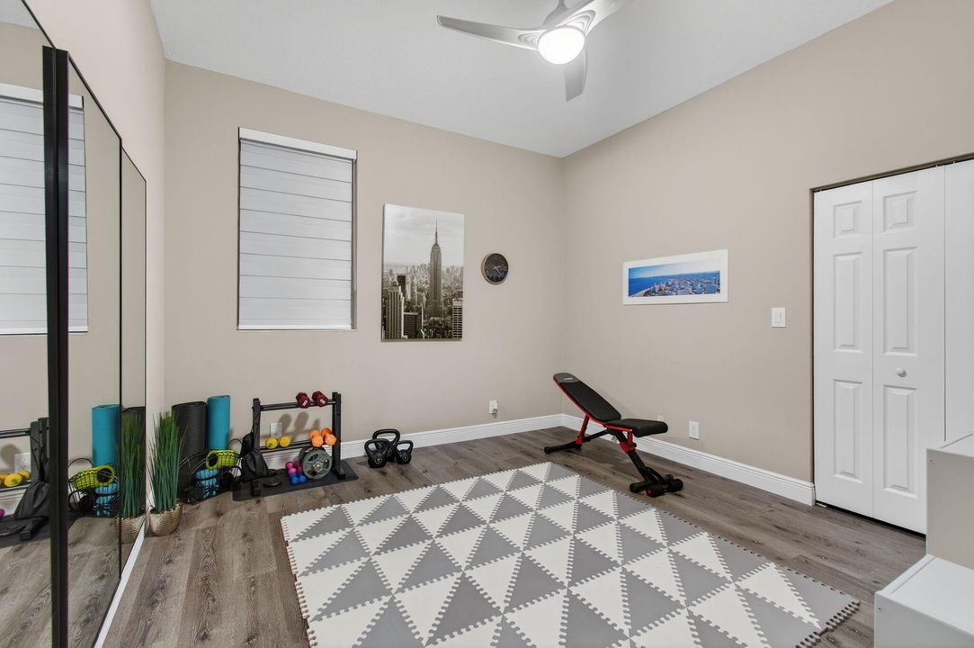 Под контрактом: $749,999 (4 спален, 4 ванн, 2297 Квадратных фут)