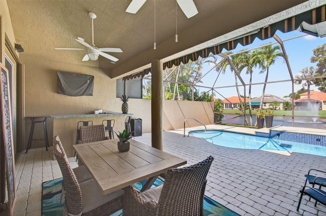 Под контрактом: $749,999 (4 спален, 4 ванн, 2297 Квадратных фут)