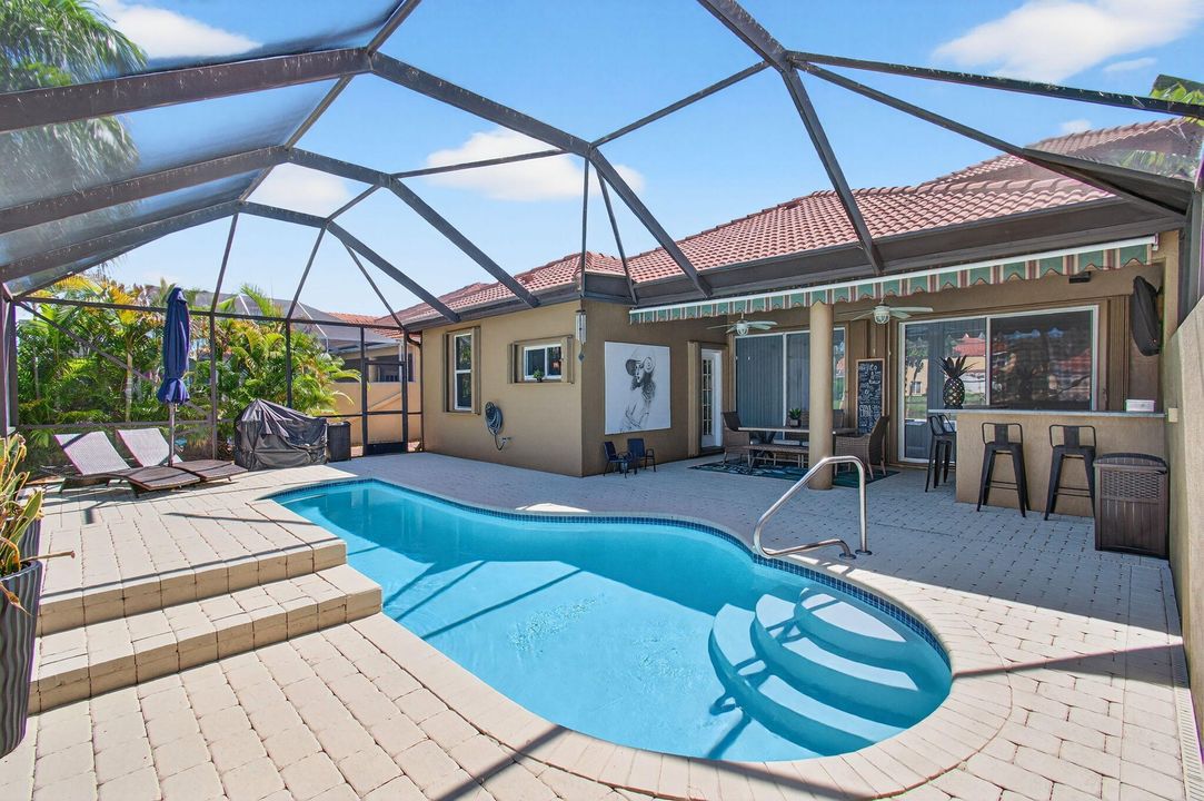 Под контрактом: $749,999 (4 спален, 4 ванн, 2297 Квадратных фут)