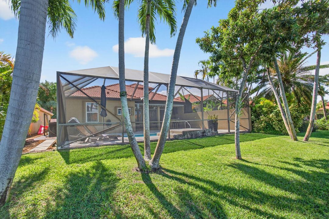 Под контрактом: $749,999 (4 спален, 4 ванн, 2297 Квадратных фут)