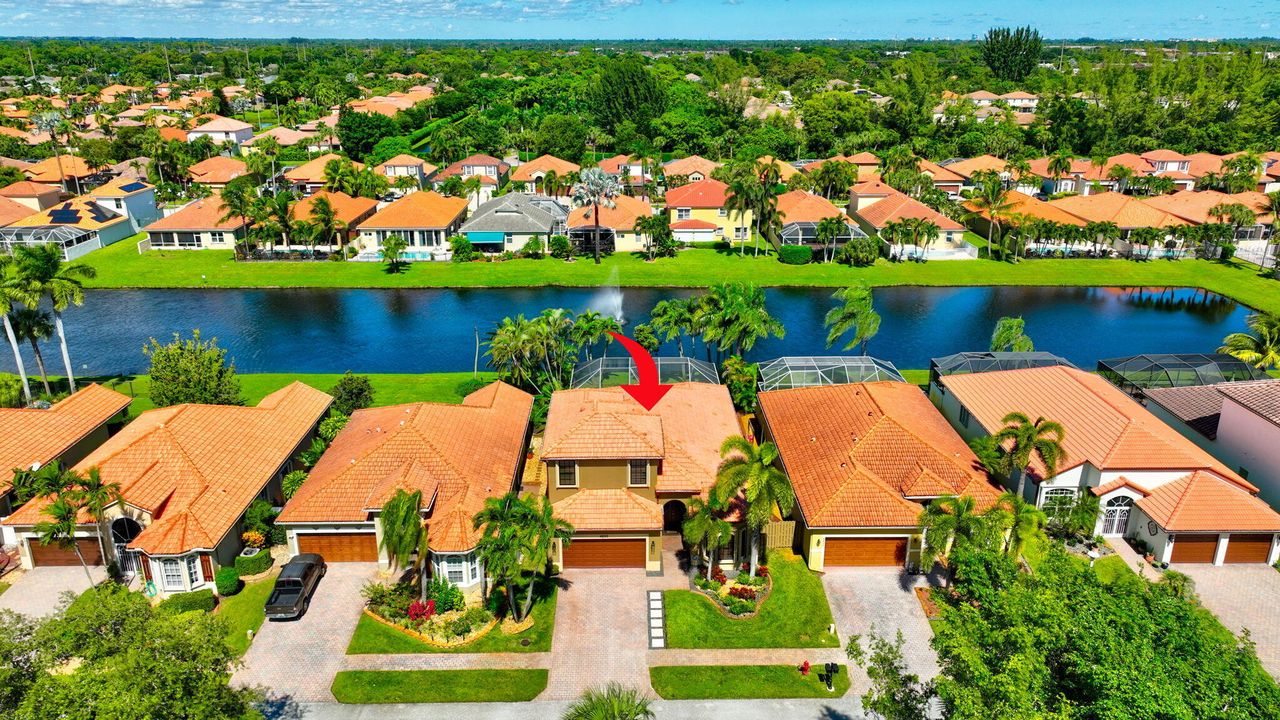 Под контрактом: $749,999 (4 спален, 4 ванн, 2297 Квадратных фут)