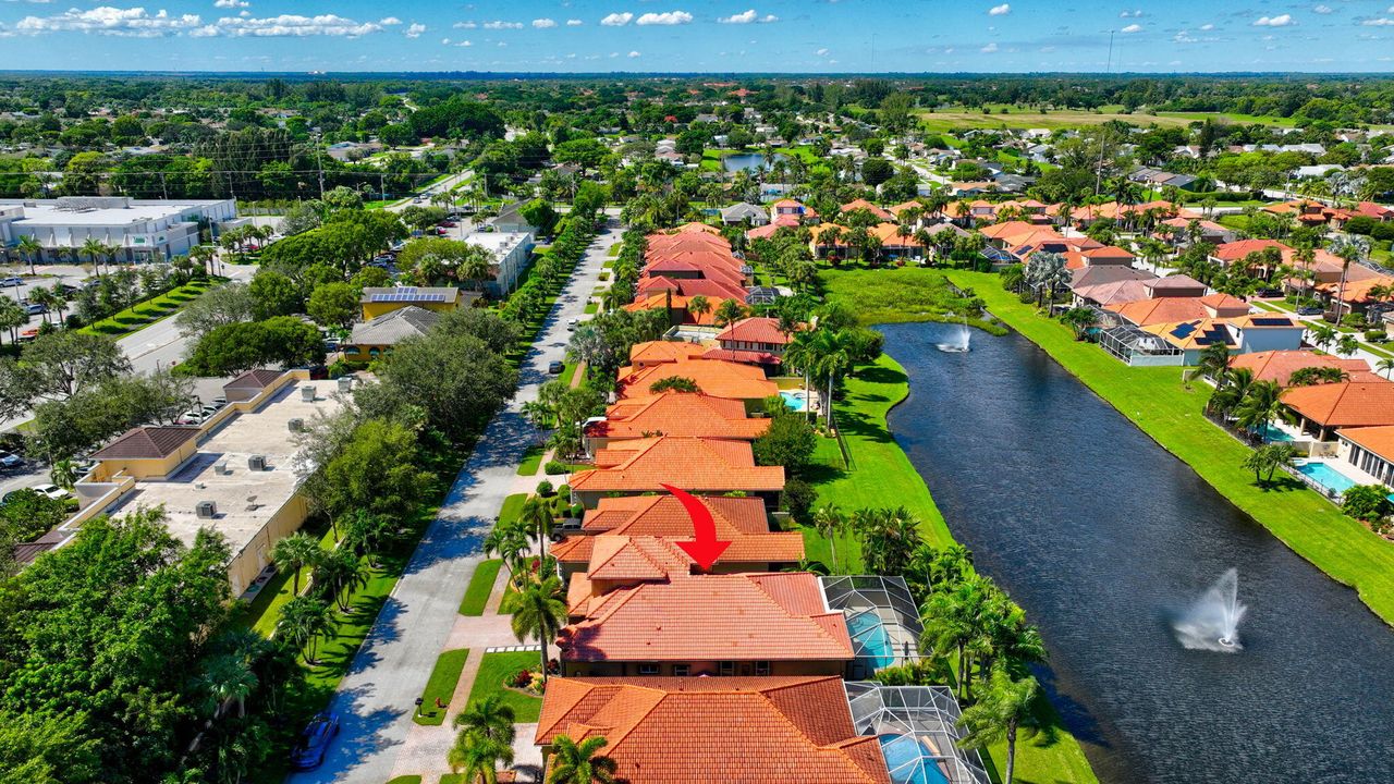 Под контрактом: $749,999 (4 спален, 4 ванн, 2297 Квадратных фут)