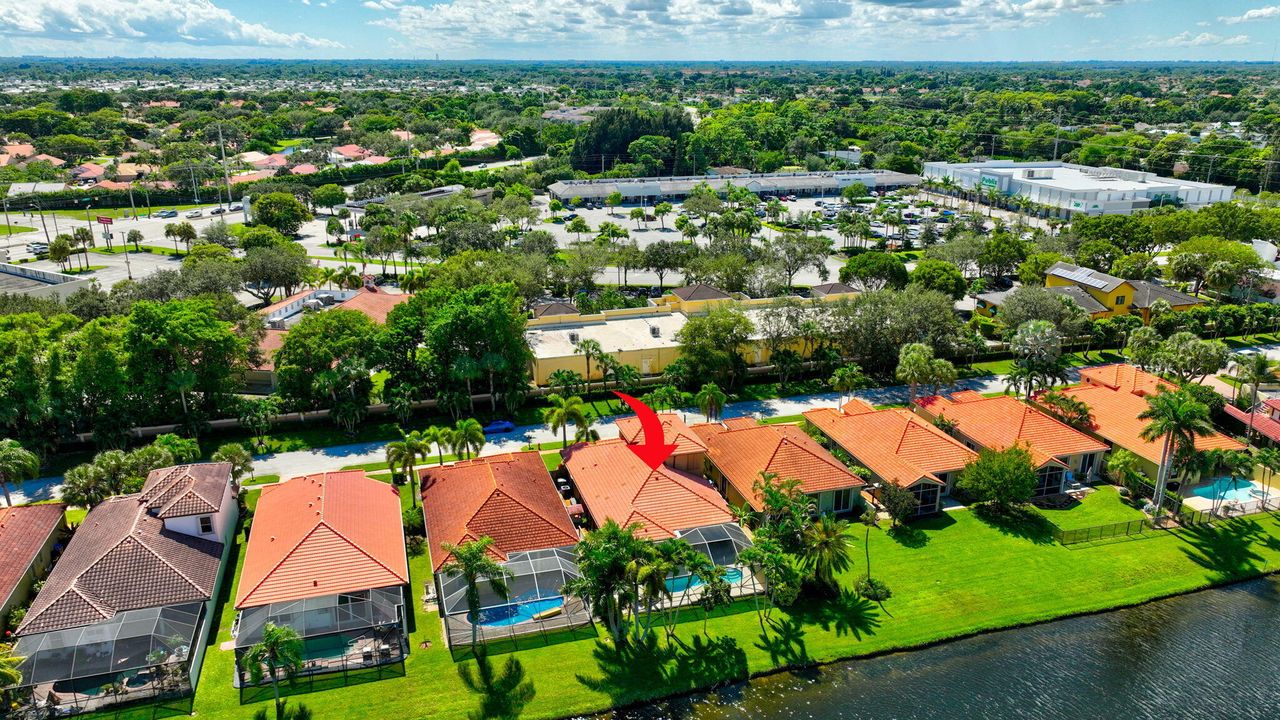 Под контрактом: $749,999 (4 спален, 4 ванн, 2297 Квадратных фут)