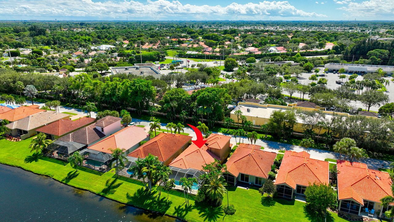 Под контрактом: $749,999 (4 спален, 4 ванн, 2297 Квадратных фут)