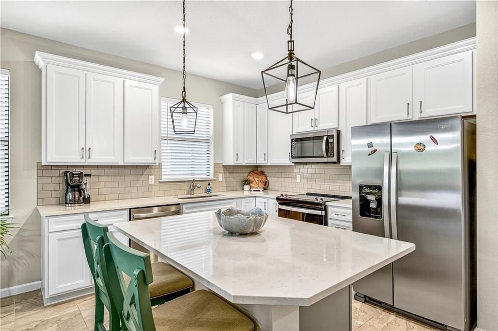 For Sale: $429,950 (2 beds, 2 baths, 1584 Square Feet)