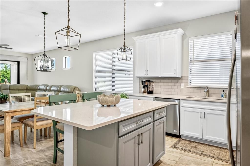 For Sale: $429,950 (2 beds, 2 baths, 1584 Square Feet)