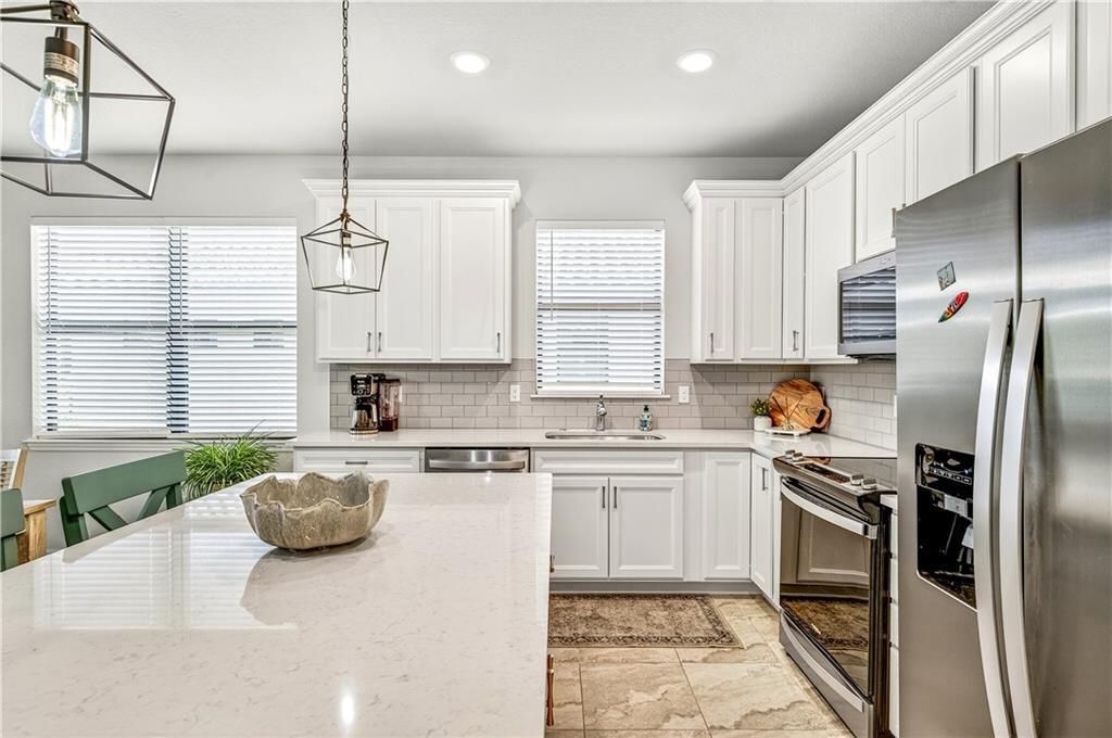 For Sale: $429,950 (2 beds, 2 baths, 1584 Square Feet)