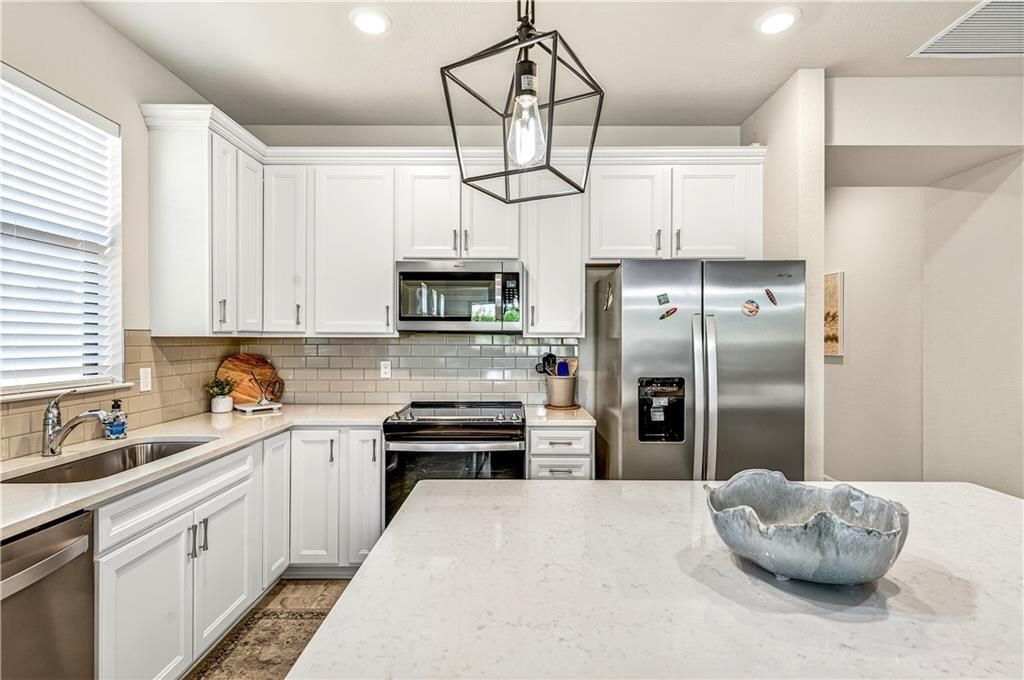 For Sale: $429,950 (2 beds, 2 baths, 1584 Square Feet)