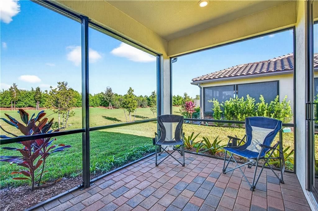 For Sale: $429,950 (2 beds, 2 baths, 1584 Square Feet)