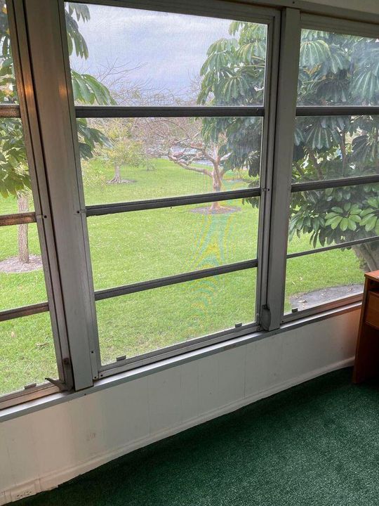 На продажу: $68,999 (1 спален, 1 ванн, 720 Квадратных фут)