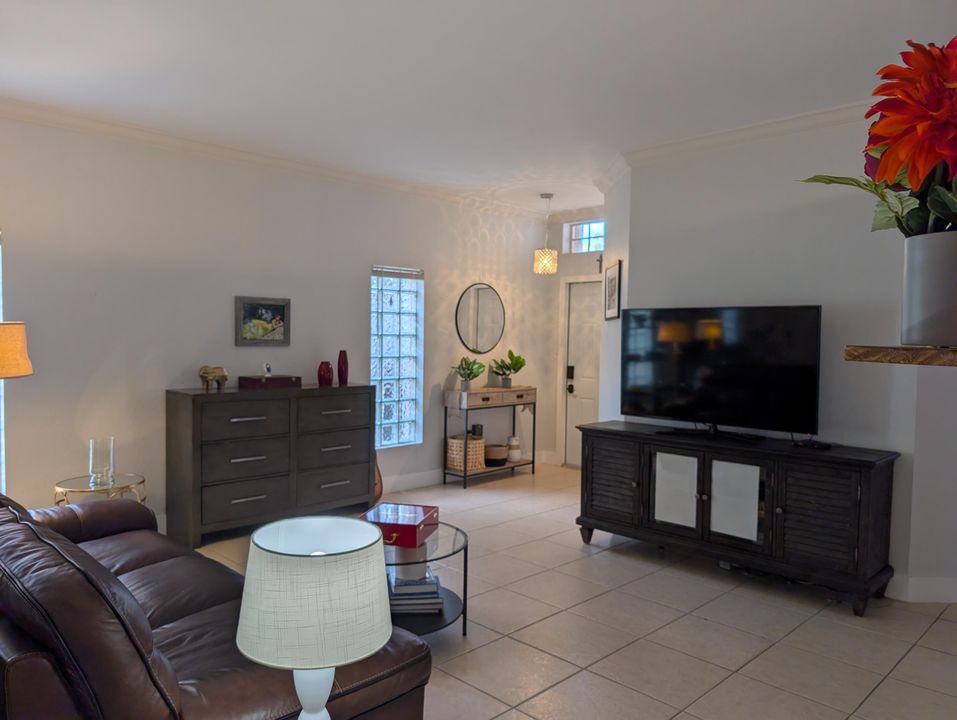 For Sale: $650,000 (3 beds, 2 baths, 1495 Square Feet)