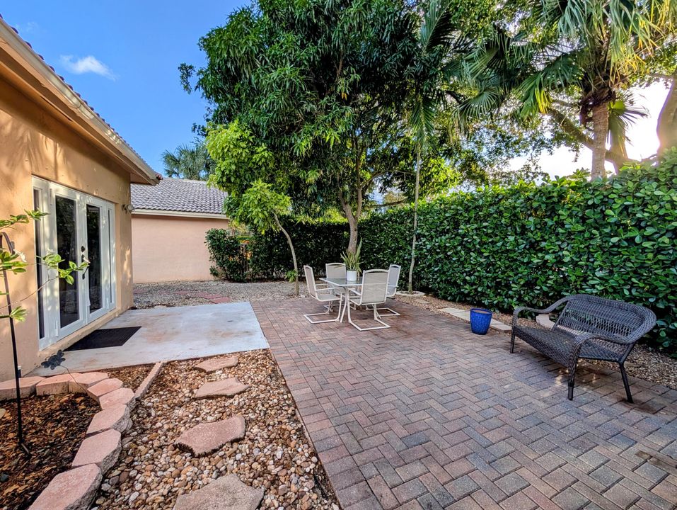 For Sale: $650,000 (3 beds, 2 baths, 1495 Square Feet)